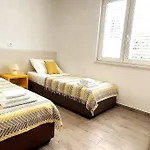 Apartman Infinity, Free Parking